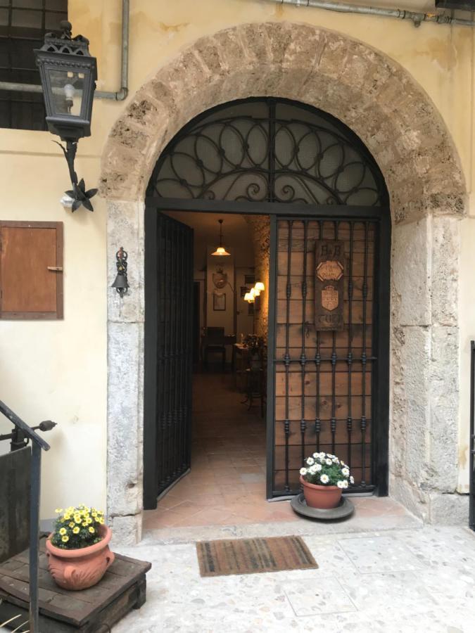 Le Prigioni Del Palazzo B&B ソラ エクステリア 写真
