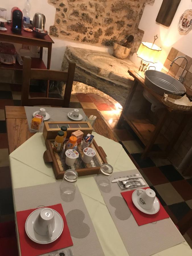 Le Prigioni Del Palazzo B&B ソラ エクステリア 写真