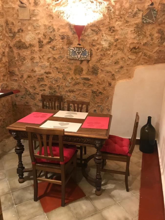 Le Prigioni Del Palazzo B&B ソラ エクステリア 写真