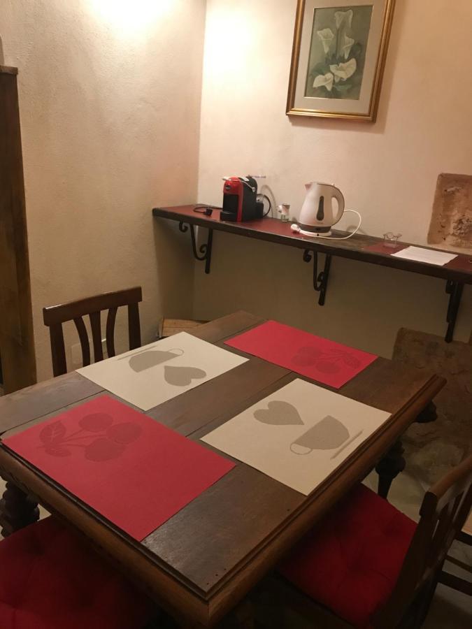 Le Prigioni Del Palazzo B&B ソラ エクステリア 写真
