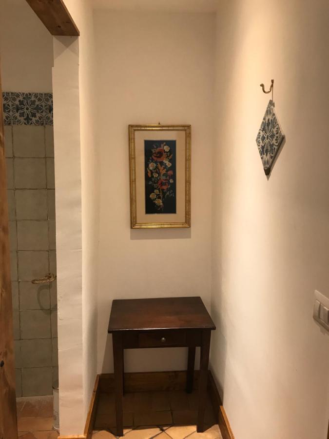 Le Prigioni Del Palazzo B&B ソラ エクステリア 写真