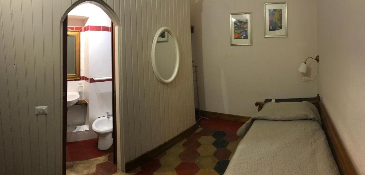 Le Prigioni Del Palazzo B&B ソラ エクステリア 写真