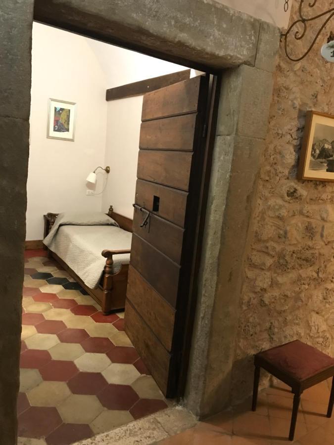 Le Prigioni Del Palazzo B&B ソラ エクステリア 写真