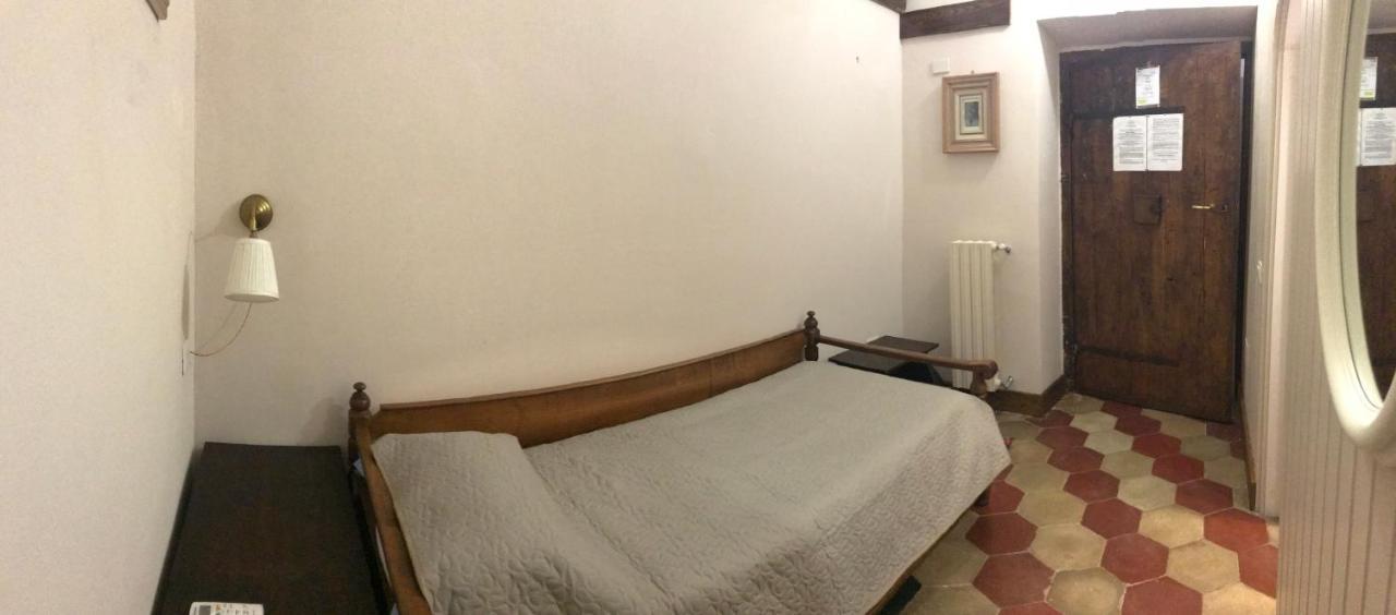 Le Prigioni Del Palazzo B&B ソラ エクステリア 写真