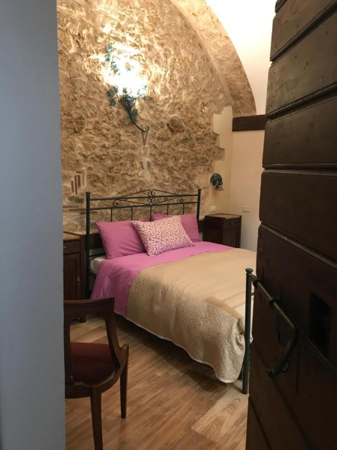 Le Prigioni Del Palazzo B&B ソラ エクステリア 写真