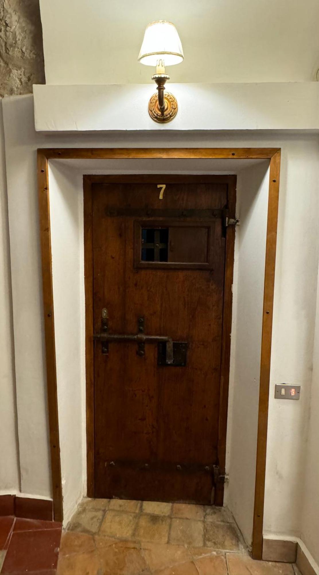 Le Prigioni Del Palazzo B&B ソラ エクステリア 写真