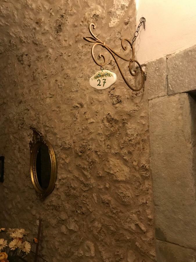 Le Prigioni Del Palazzo B&B ソラ エクステリア 写真