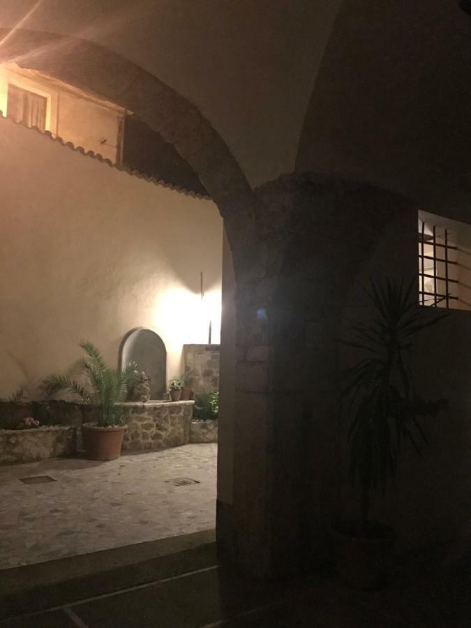 Le Prigioni Del Palazzo B&B ソラ エクステリア 写真