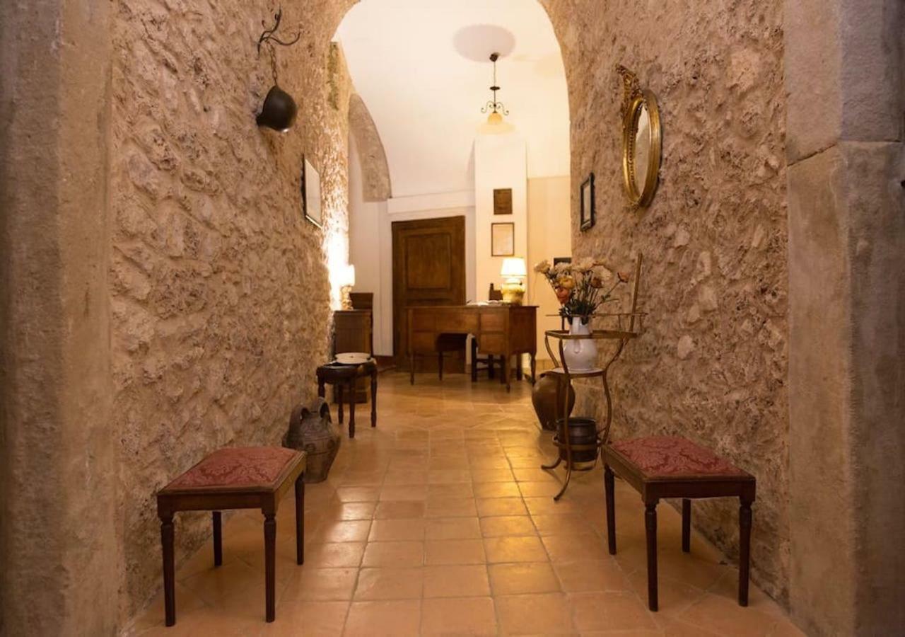 Le Prigioni Del Palazzo B&B ソラ エクステリア 写真